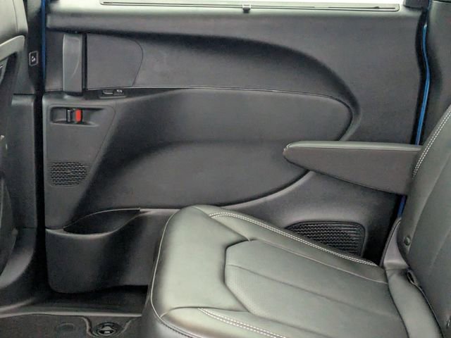 New 2026 Chrysler Pacifica Select w/ S Appearance Package FWD image 28