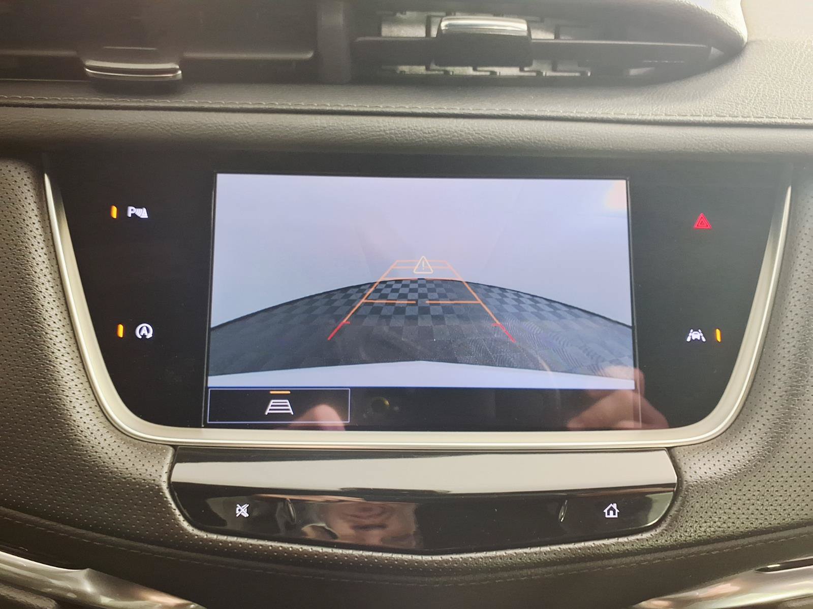 Certified 2024 Cadillac XT6 Luxury FWD image 19