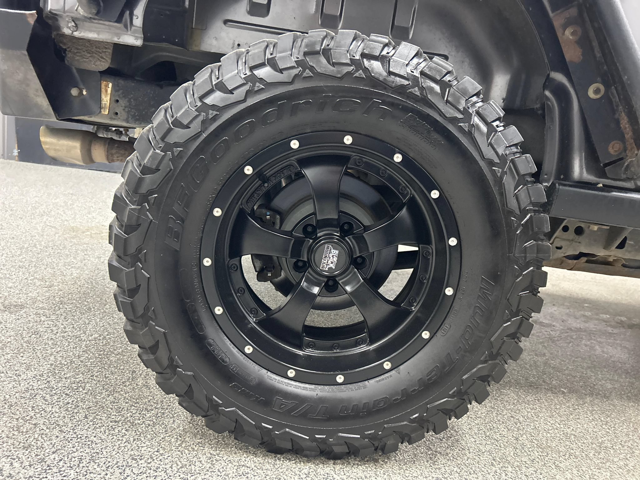 Used 2017 Jeep Wrangler Rubicon w/ Power Convenience Group AWD/4WD image 7