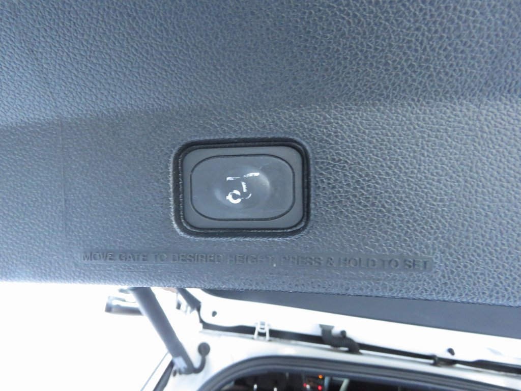 Used 2017 Ford Explorer XLT w/ Equipment Group 202A image 19