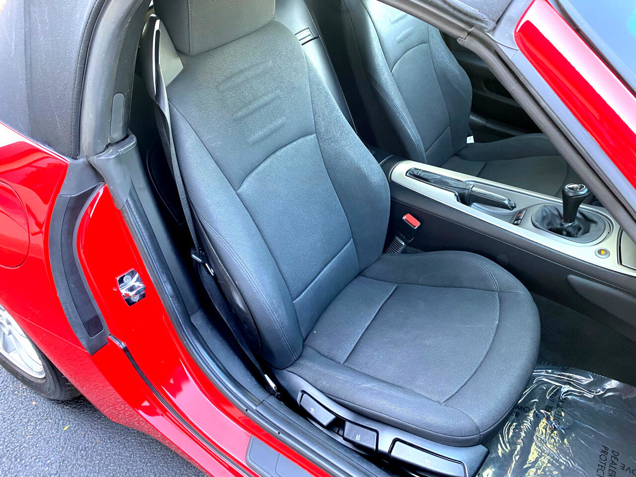 Used 2004 BMW Z4 2.5i image 28