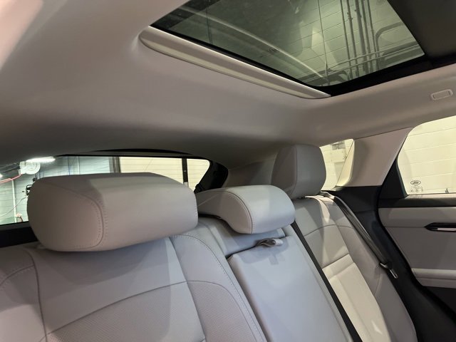 Used 2025 Land Rover Range Rover Evoque S image 43