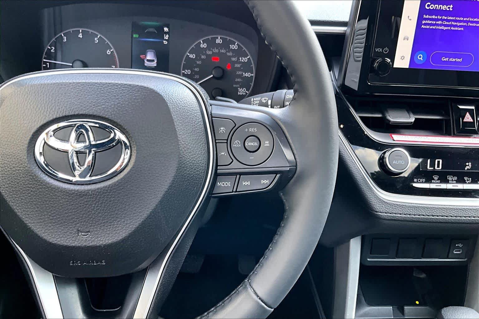 Used 2024 Toyota Corolla Cross AWD Hybrid w/ Moonroof Package image 25
