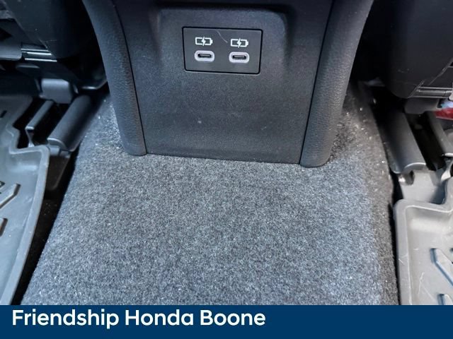 Used 2024 Toyota Prius XLE AWD/4WD image 40
