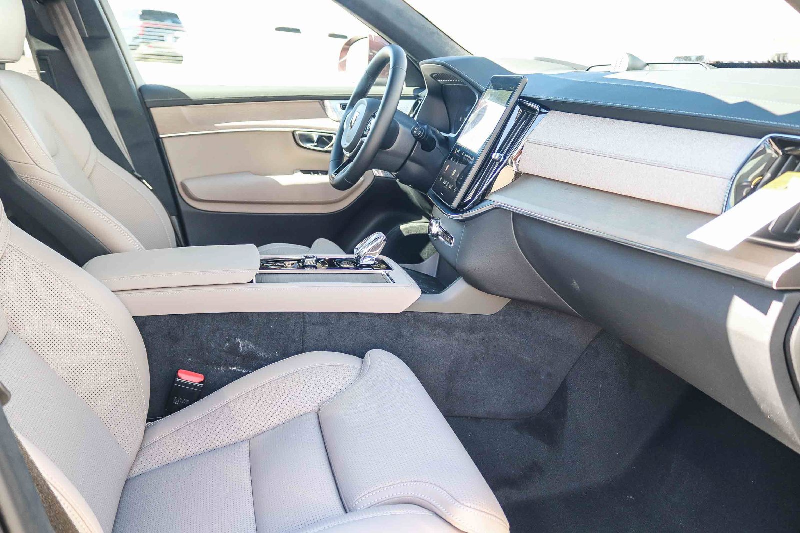 New 2027 Volvo XC90 B6 Ultra AWD/4WD image 16