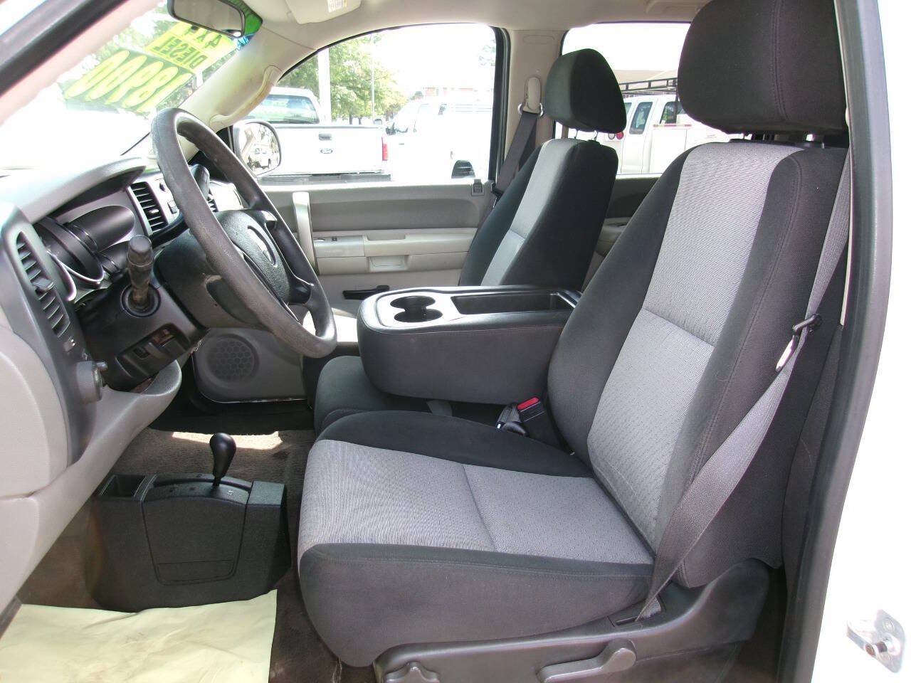 Used 2008 Chevrolet Silverado 2500 W/T AWD/4WD image 14