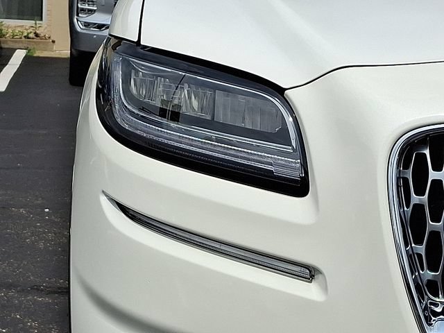 Used 2021 Lincoln Nautilus Reserve AWD/4WD image 9
