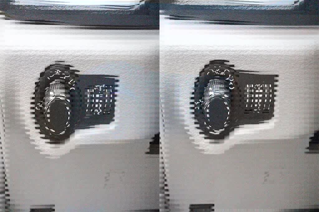 Used 2021 Chrysler Voyager Lxi image 29