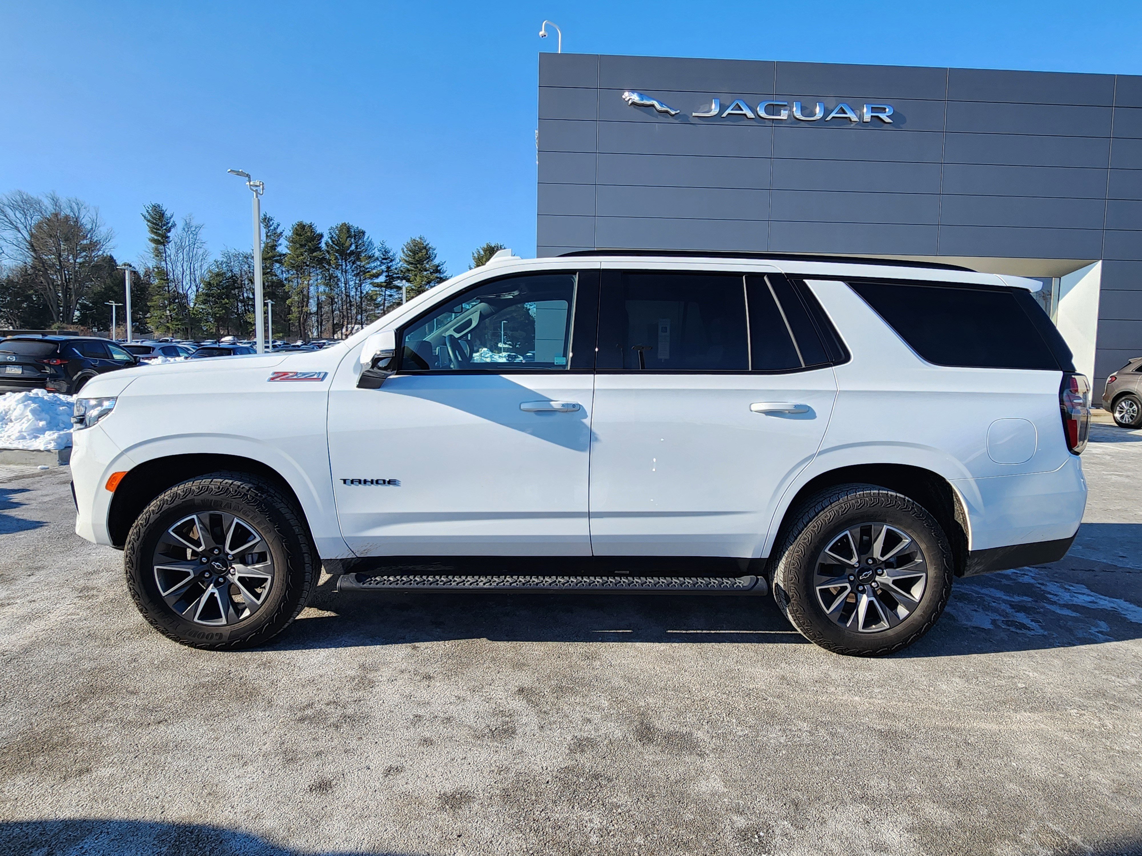 Used 2024 Chevrolet Tahoe Z71 w/ Luxury Package image 5