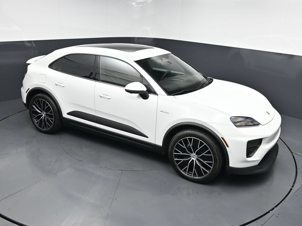 New 2026 Porsche Macan 4 Electric AWD/4WD image 18