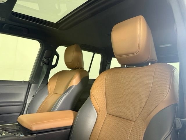 Used 2024 Lexus GX 550 w/ Accessory Package (Z1) AWD/4WD image 6