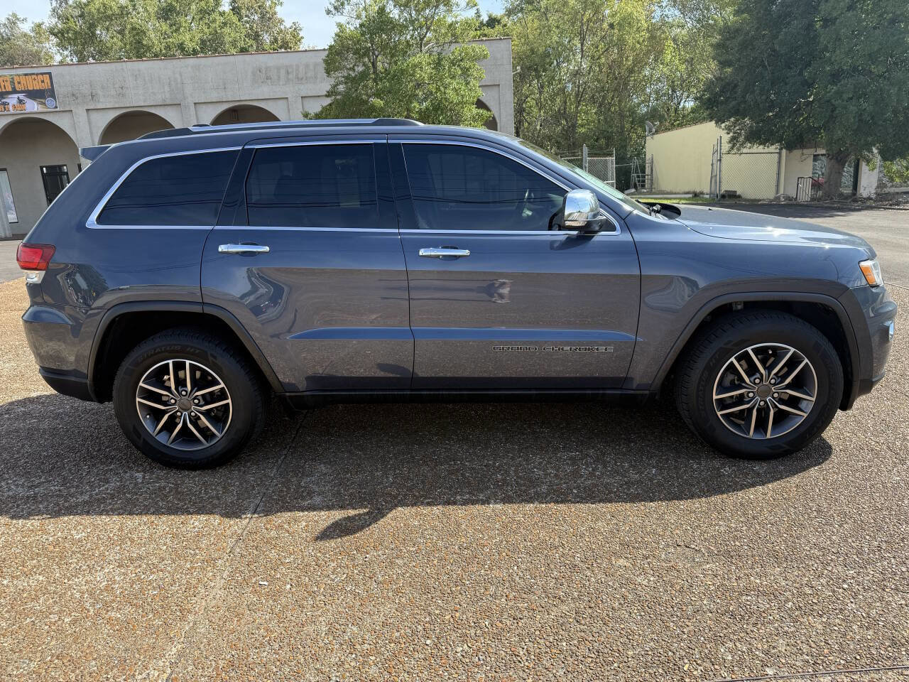 Used 2020 Jeep Grand Cherokee Limited image 4