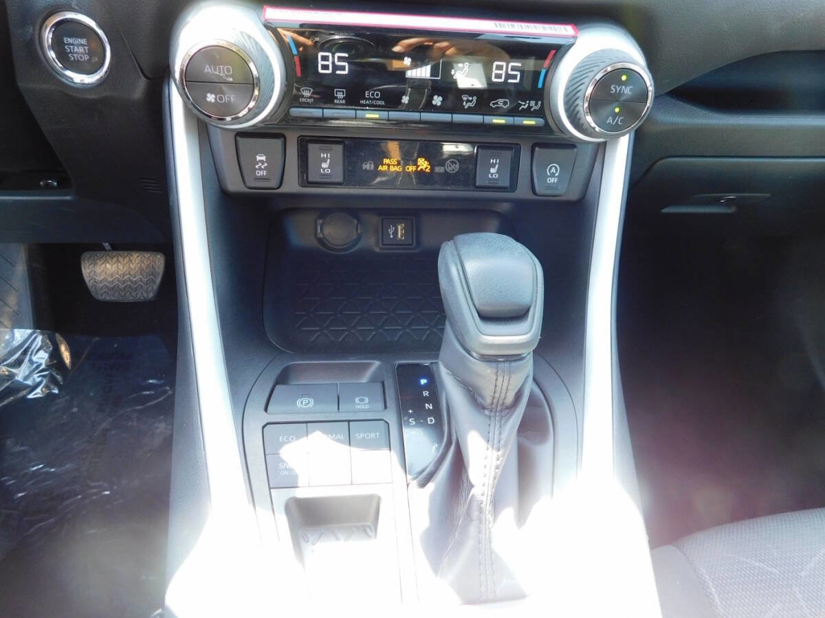 Used 2024 Toyota RAV4 XLE image 13