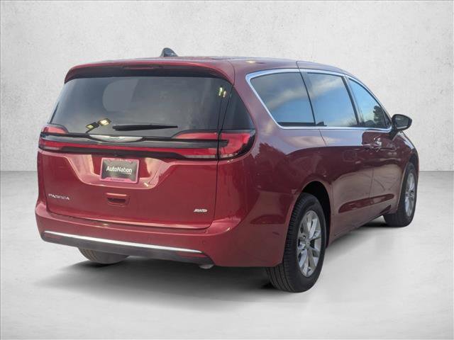 New 2026 Chrysler Pacifica Select image 2