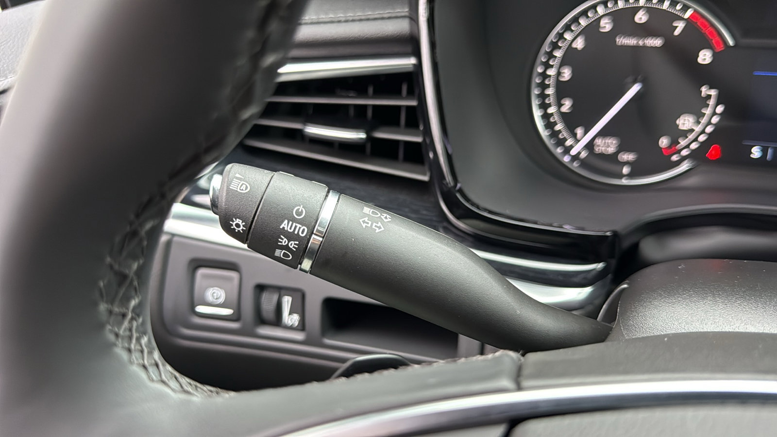 Certified 2025 Cadillac XT5 Premium Luxury image 15