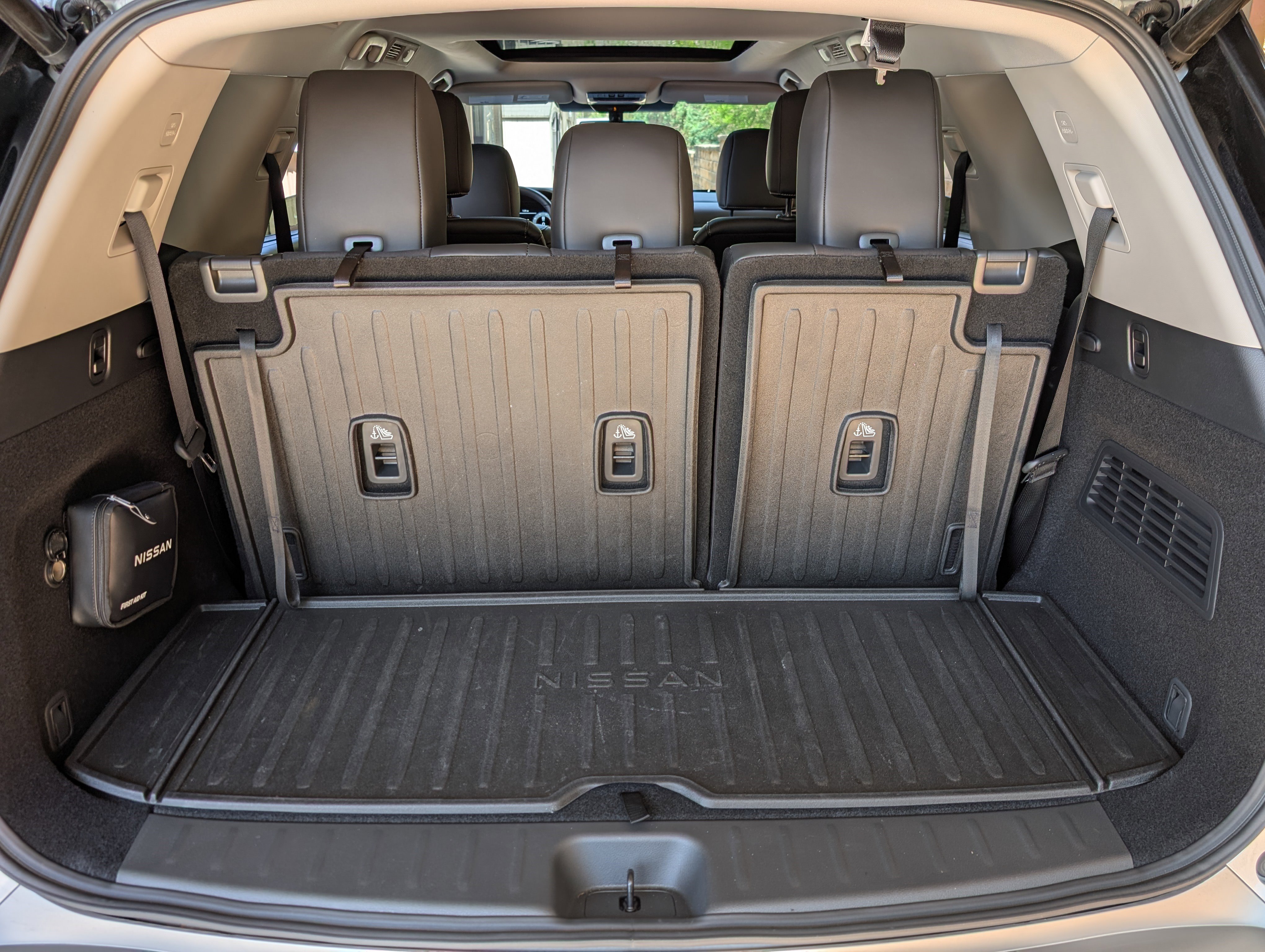 Used 2025 Nissan Pathfinder Platinum FWD image 20