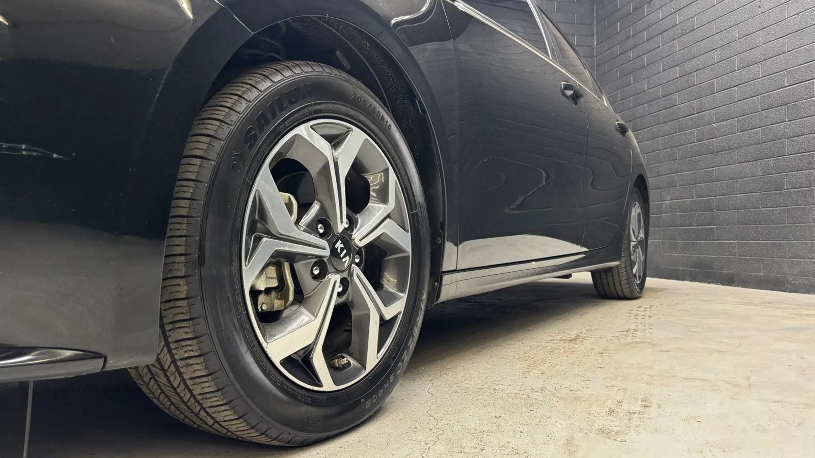 Used 2020 Kia Forte LXS FWD image 5