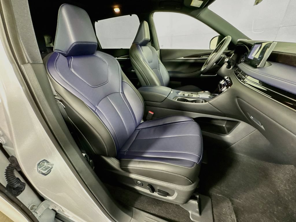 Certified 2026 INFINITI QX60 Sport w/ Dark Cargo Package AWD/4WD image 40