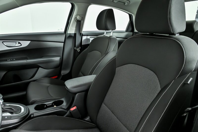 Used 2024 Kia Forte LXS FWD image 20