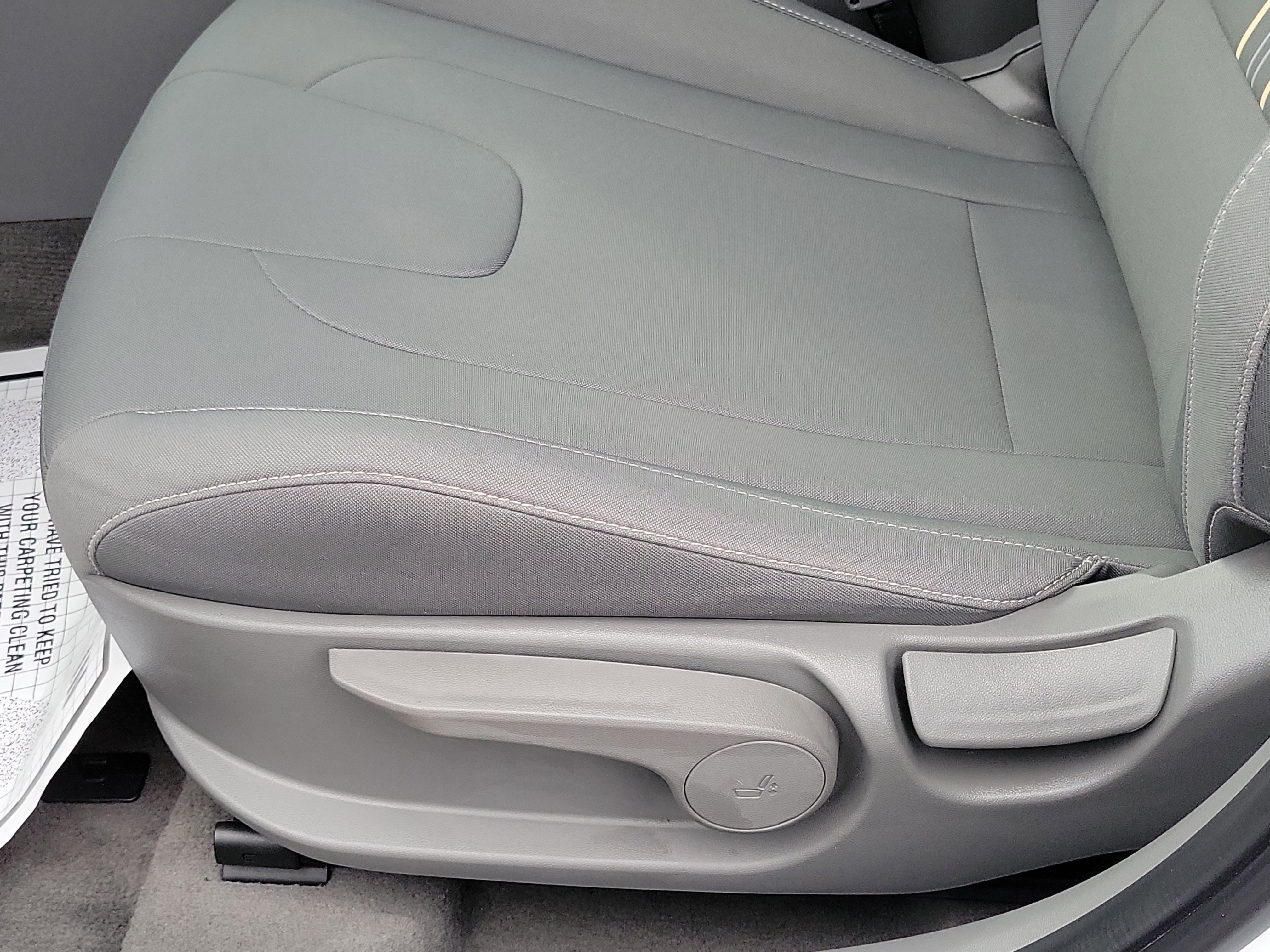 Certified 2025 Hyundai Elantra SEL FWD image 20