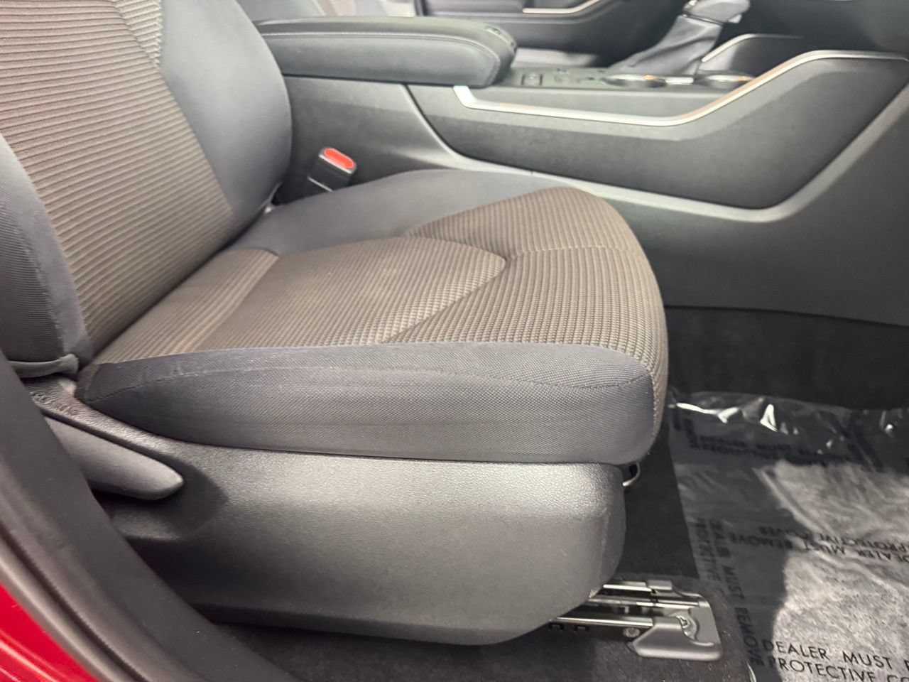 Used 2021 Toyota Highlander LE FWD image 30