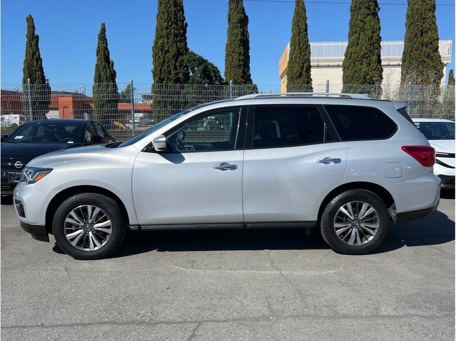 Used 2019 Nissan Pathfinder SV w/ SV Tech Package AWD/4WD image 5
