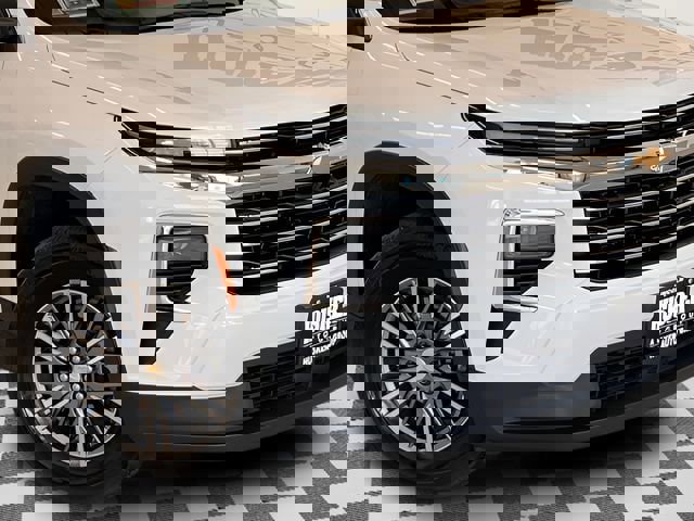 Used 2025 Chevrolet Traverse LT image 33