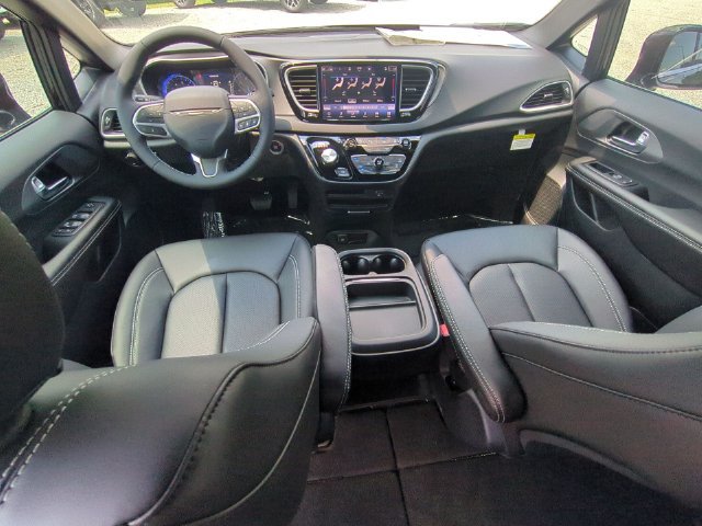 New 2027 Chrysler Pacifica LX FWD image 30