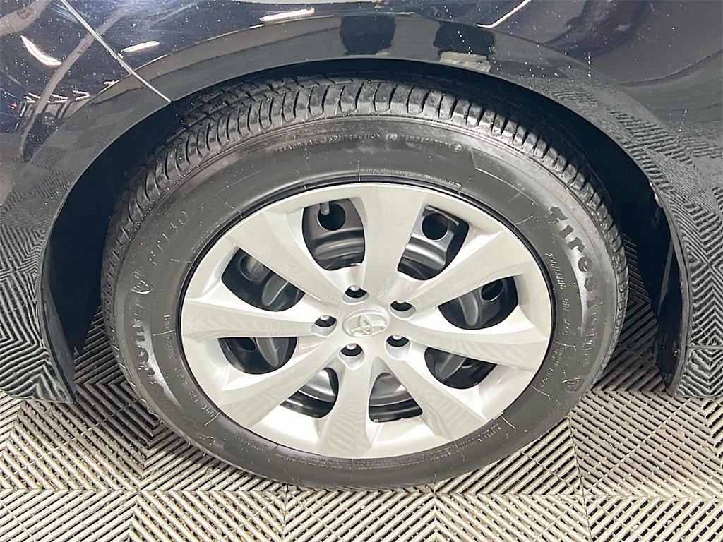 Used 2025 Toyota Corolla LE image 25