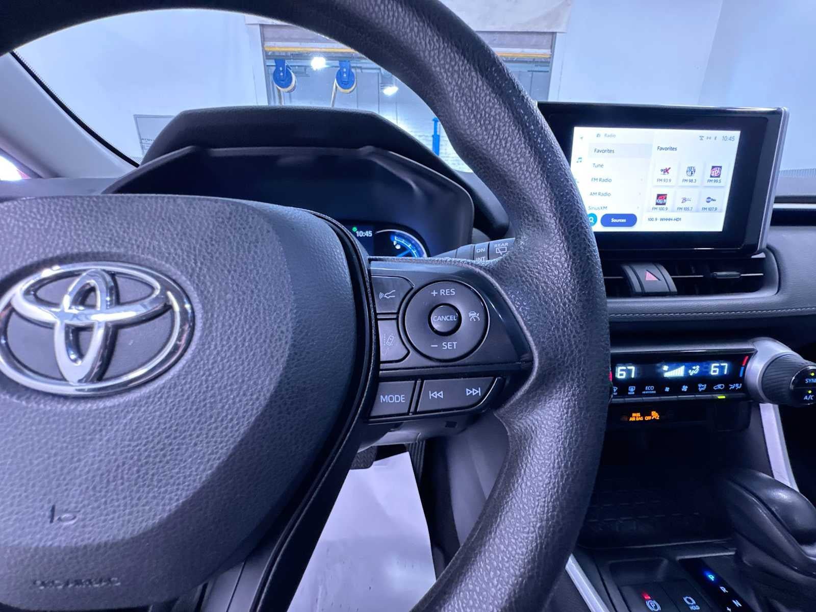 Used 2024 Toyota RAV4 XLE AWD/4WD image 21