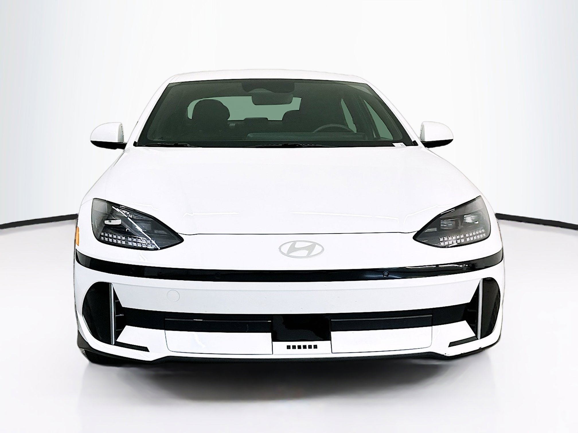 Used 2024 Hyundai Ioniq 6 SE AWD/4WD image 2