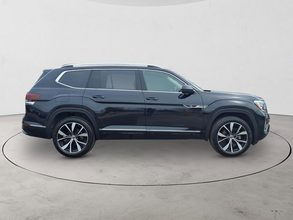 Used 2024 Volkswagen Atlas SEL Premium R-Line AWD/4WD image 4