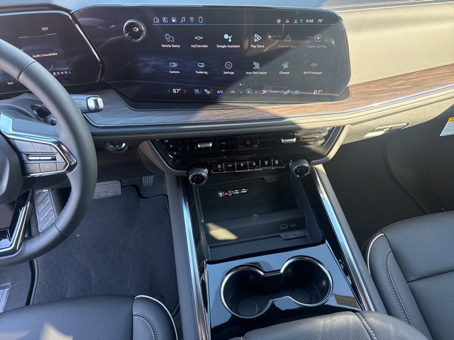 New 2026 Chevrolet Suburban Premier image 18