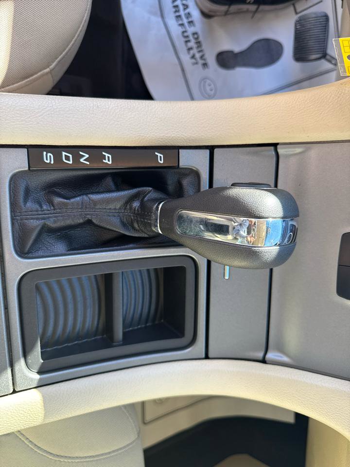 Used 2017 Ford Taurus SE FWD image 22