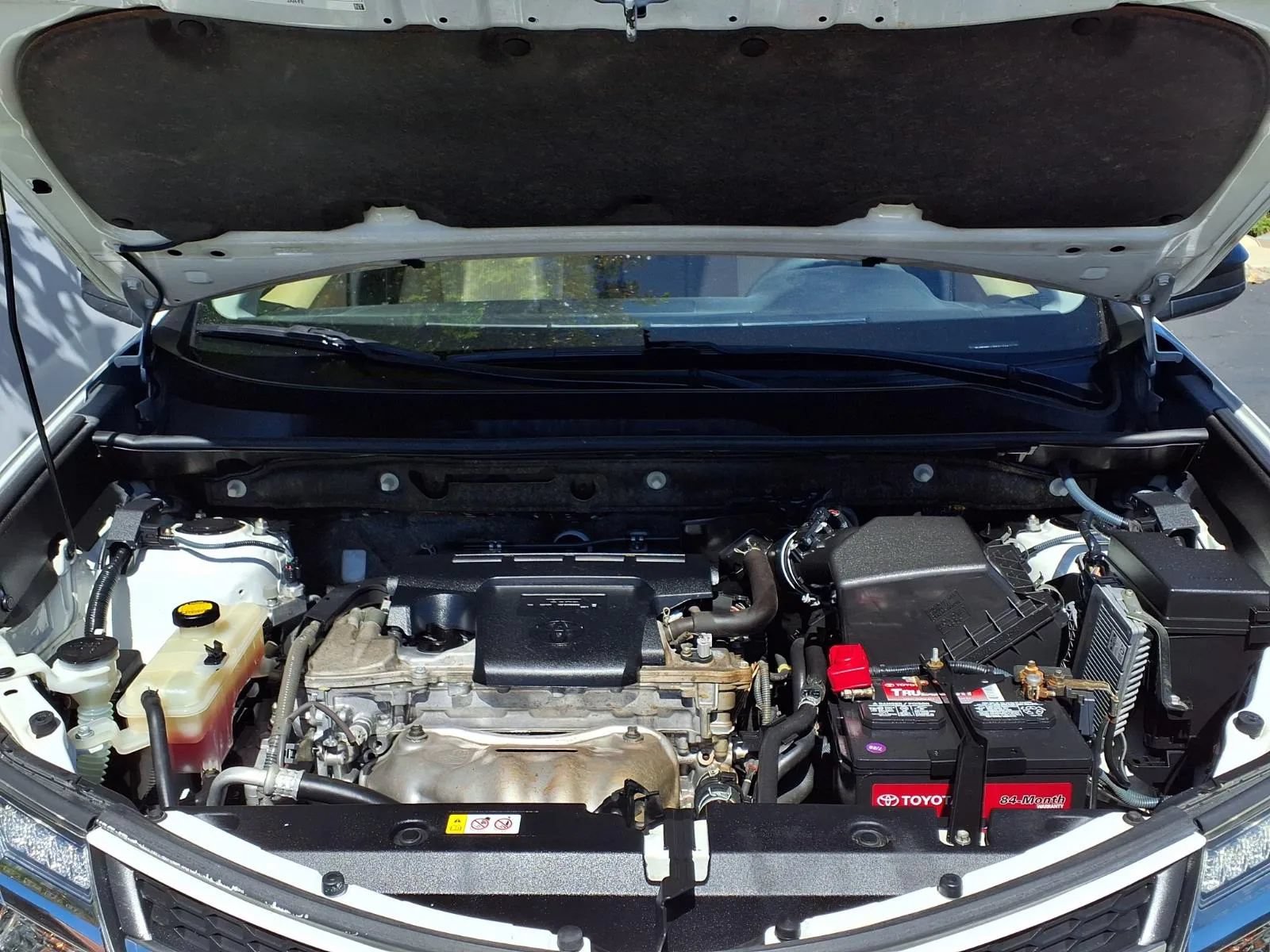 Used 2013 Toyota RAV4 LE FWD image 3