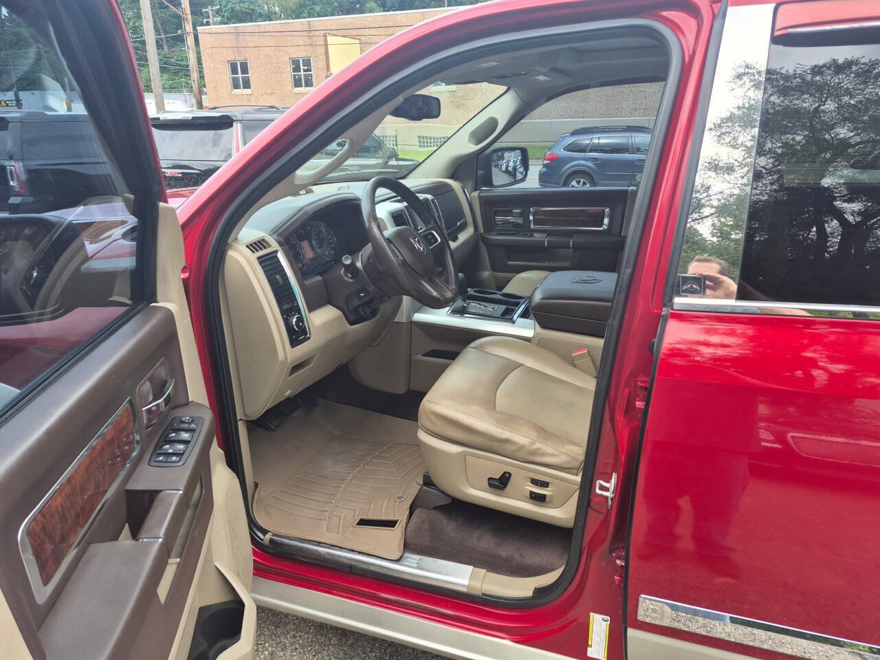 Used 2010 Dodge Ram 1500 Truck Laramie w/ Chrome Accents Group AWD/4WD image 5