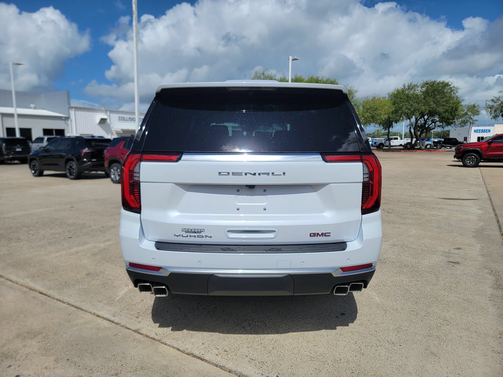 New 2026 GMC Yukon XL Denali w/ LPO, Floor Liner Package AWD/4WD image 6