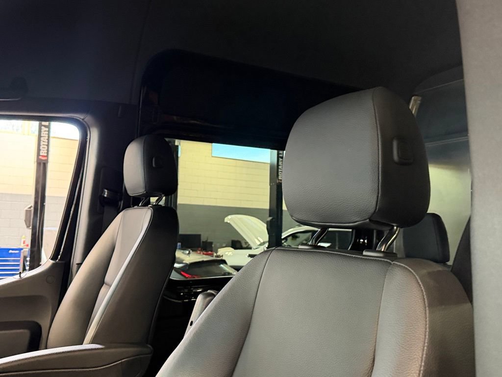 Used 2025 Mercedes-Benz Sprinter 2500 image 20