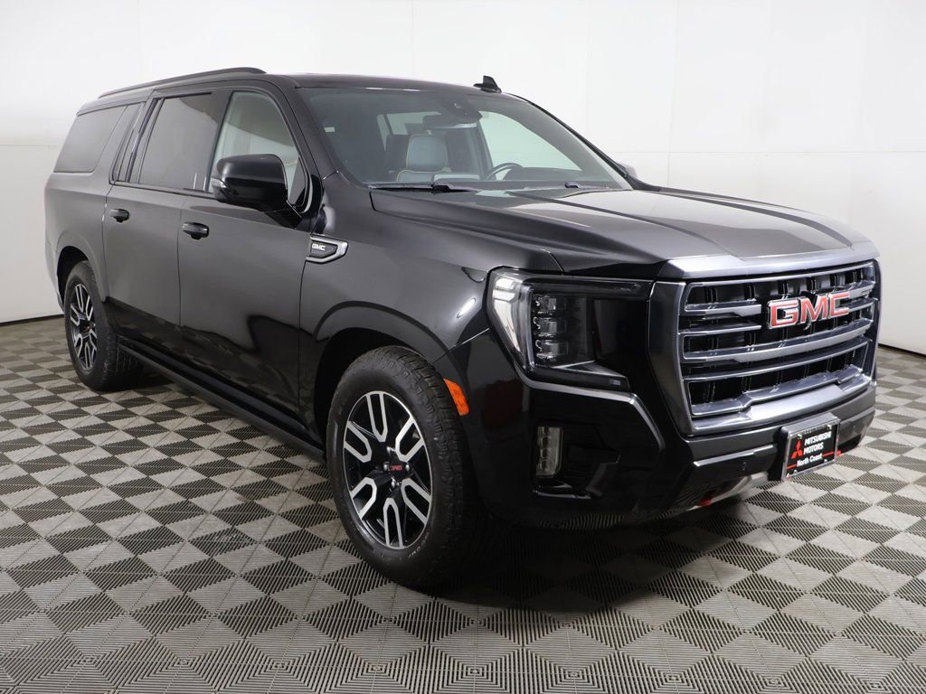 Used 2023 GMC Yukon XL AT4 w/ AT4 Premium Plus Package AWD/4WD image 2
