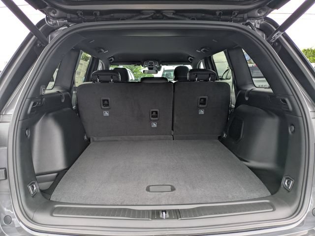 New 2026 Jeep Grand Cherokee Limited w/ Trailer Tow Package AWD/4WD image 13