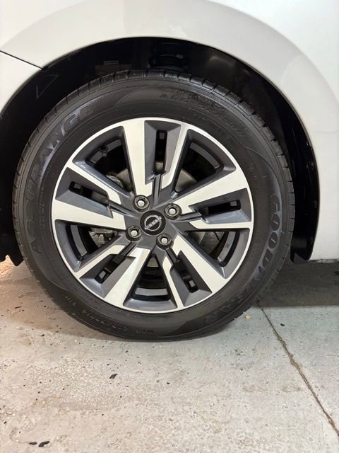 Used 2023 Nissan Versa SV image 12