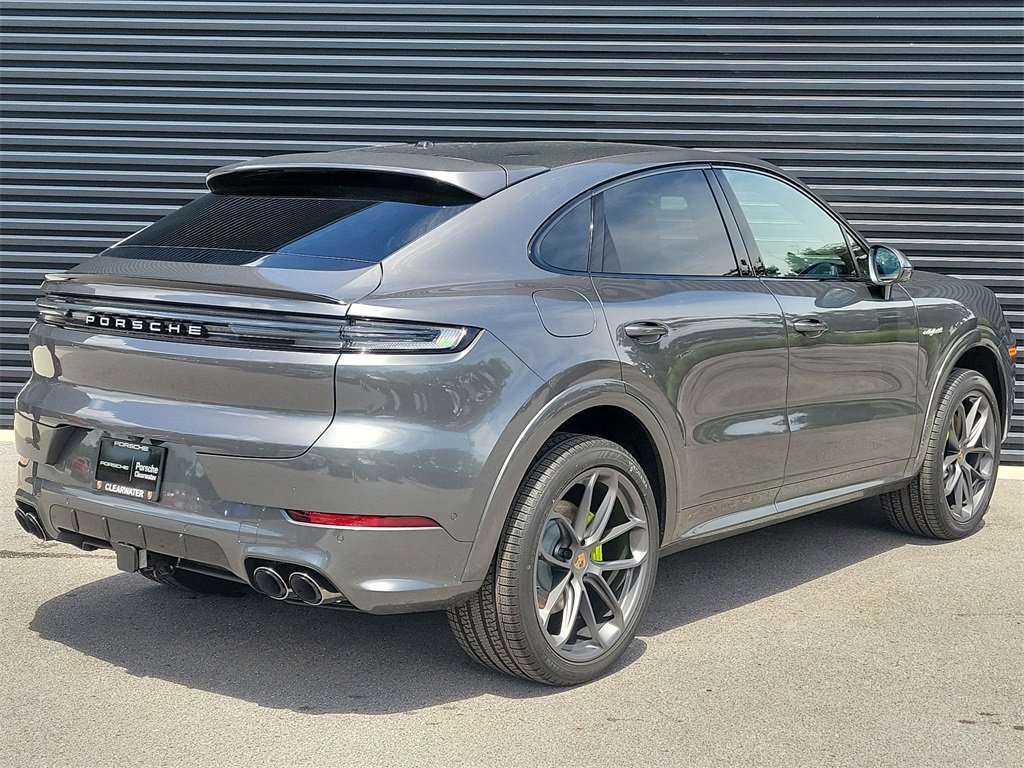 New 2025 Porsche Cayenne E-Hybrid Coupe image 7