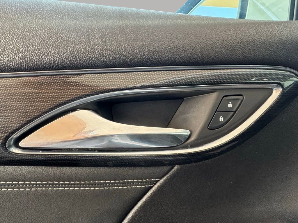 Used 2022 Buick Envision Preferred image 12