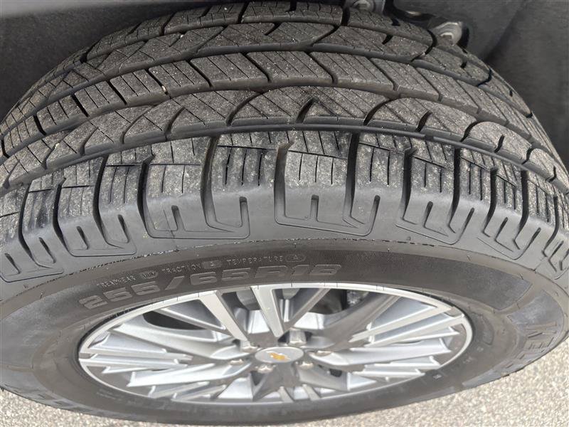 Used 2025 Chevrolet Traverse LT AWD/4WD image 6