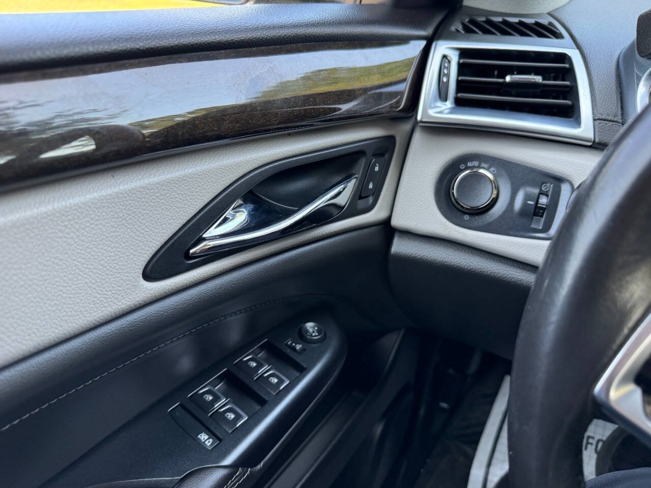 Used 2014 Cadillac SRX Luxury w/ Driver Awareness Package FWD image 49