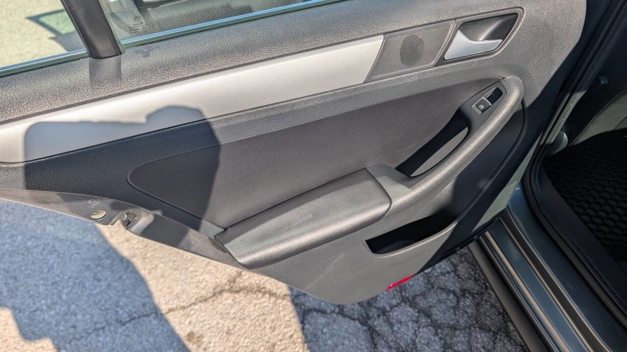 Used 2014 Volkswagen Jetta GLI Autobahn image 13