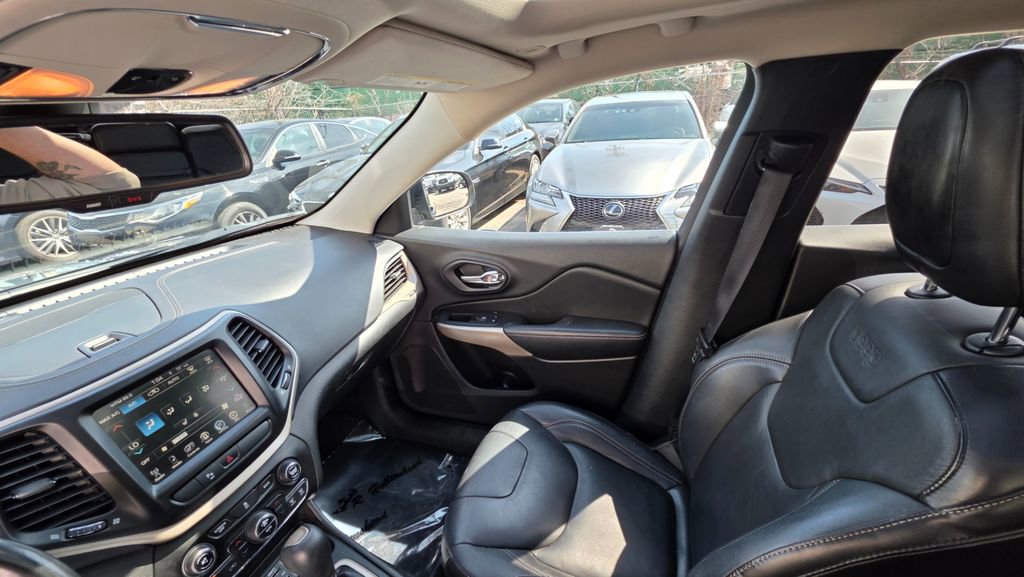 Used 2018 Jeep Cherokee Limited image 15