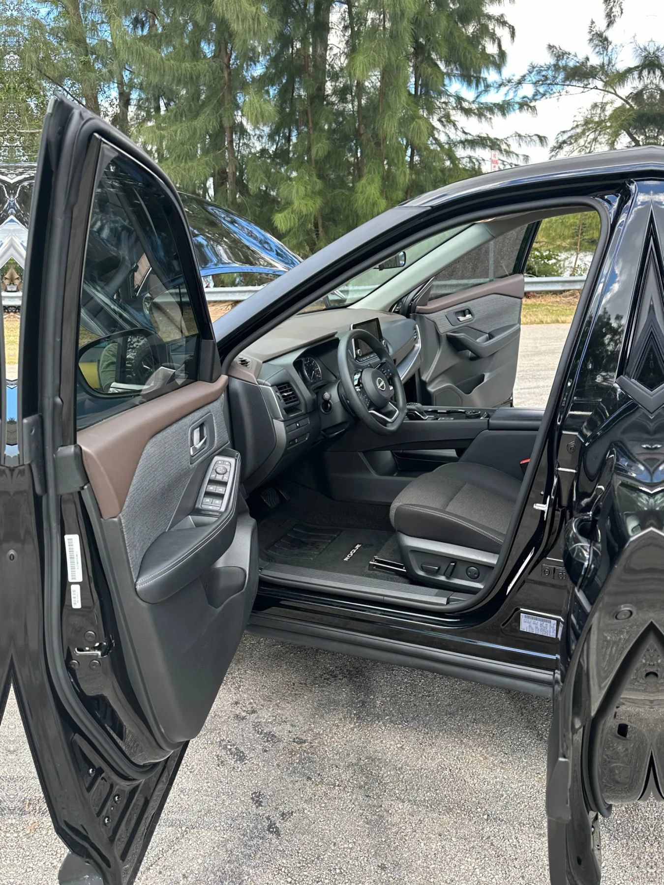 Used 2023 Nissan Rogue SV AWD/4WD image 34