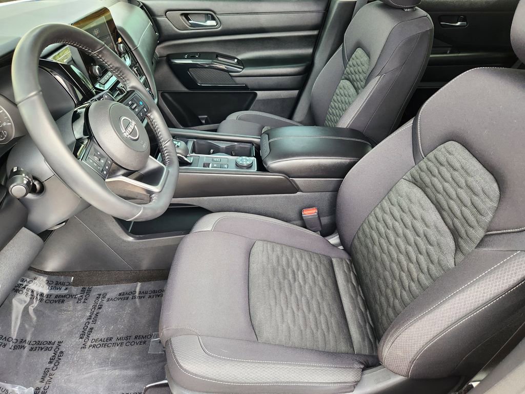 Used 2022 Nissan Pathfinder SV w/ SV Premium Package image 10