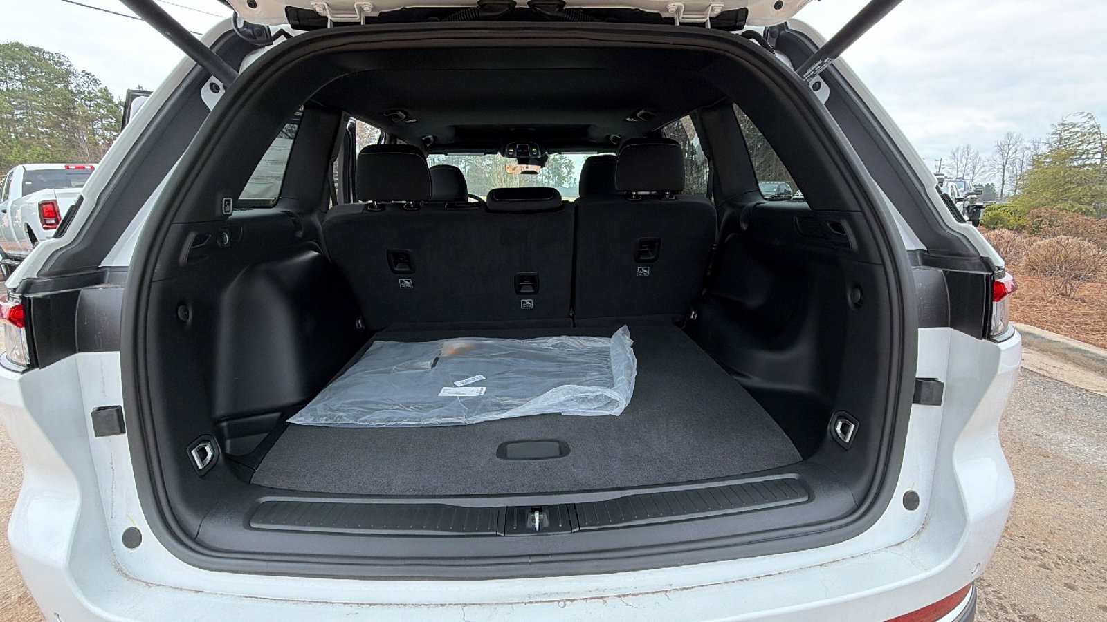 New 2026 Jeep Grand Cherokee Laredo X image 13